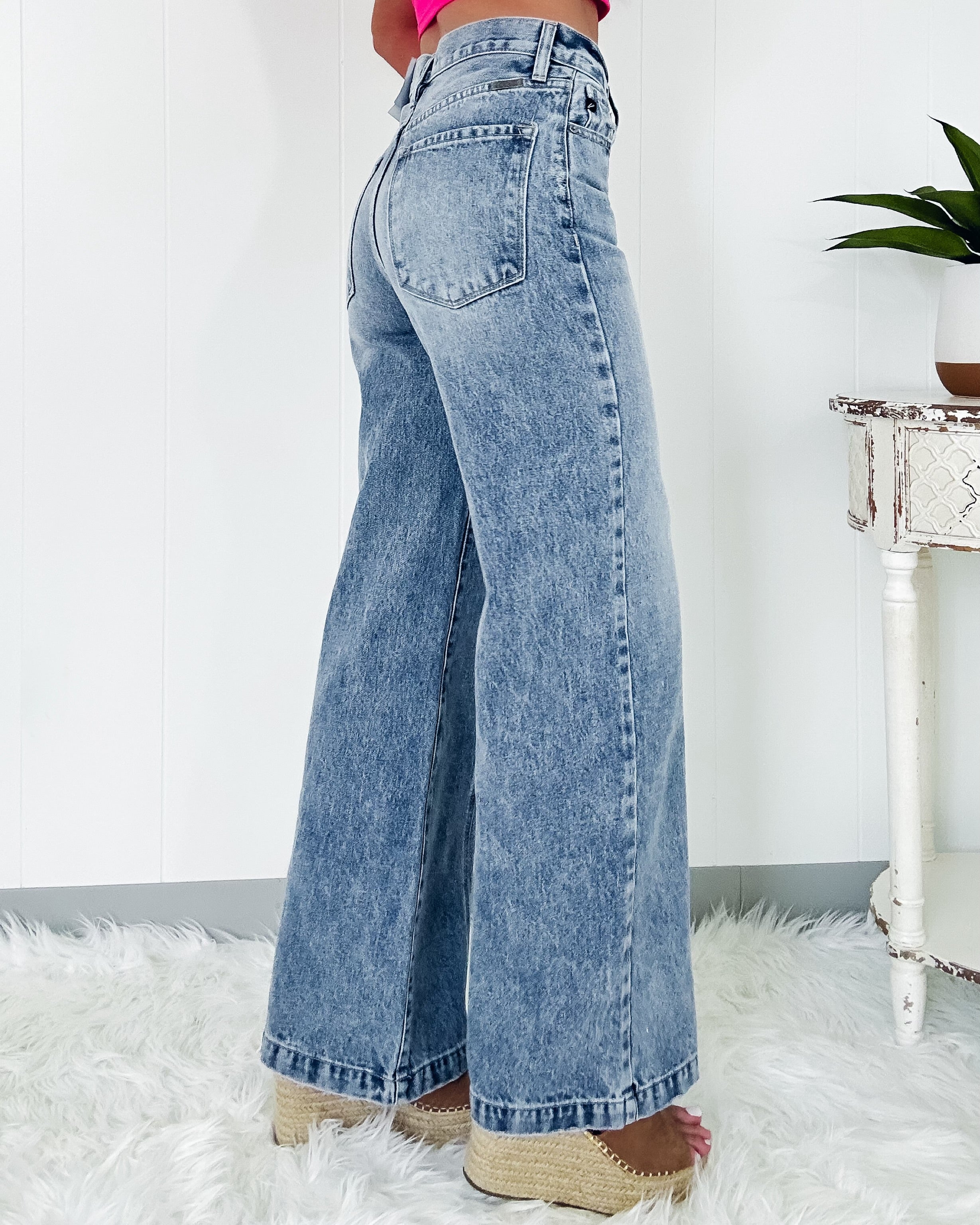 Marisa Front Seam Wide Leg Jeans - Light Wash