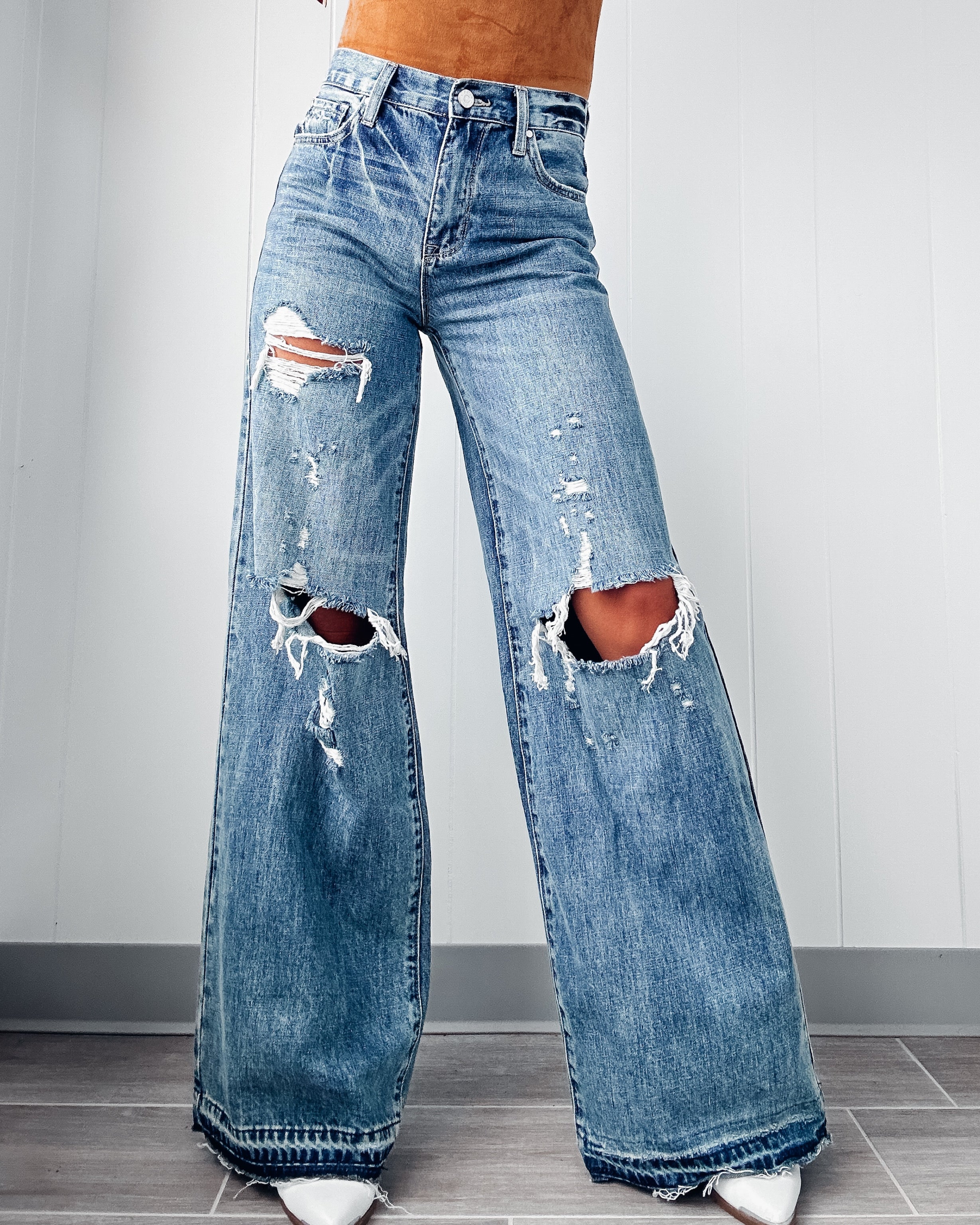 Rigid Vintage Wide Leg Jeans - Medium Wash