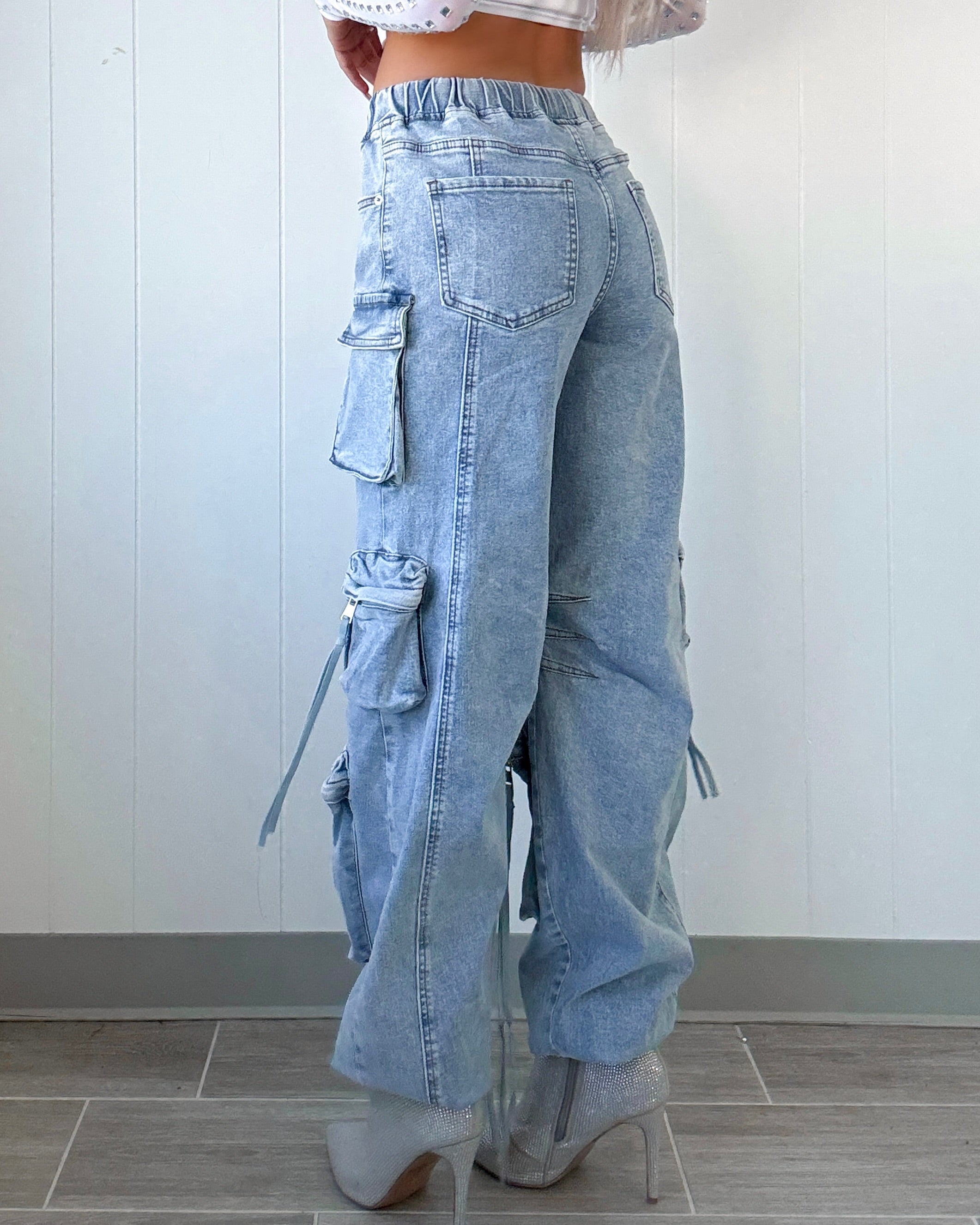 Joy Cargo Joggers - Light Wash