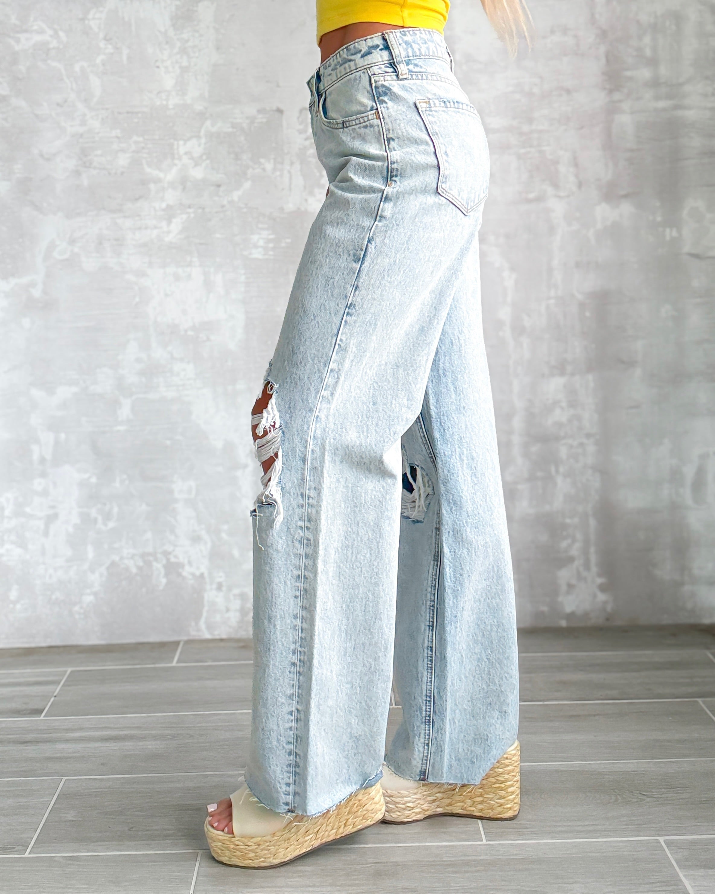 Devan Distressed Wide Leg Jeans - Light Wash