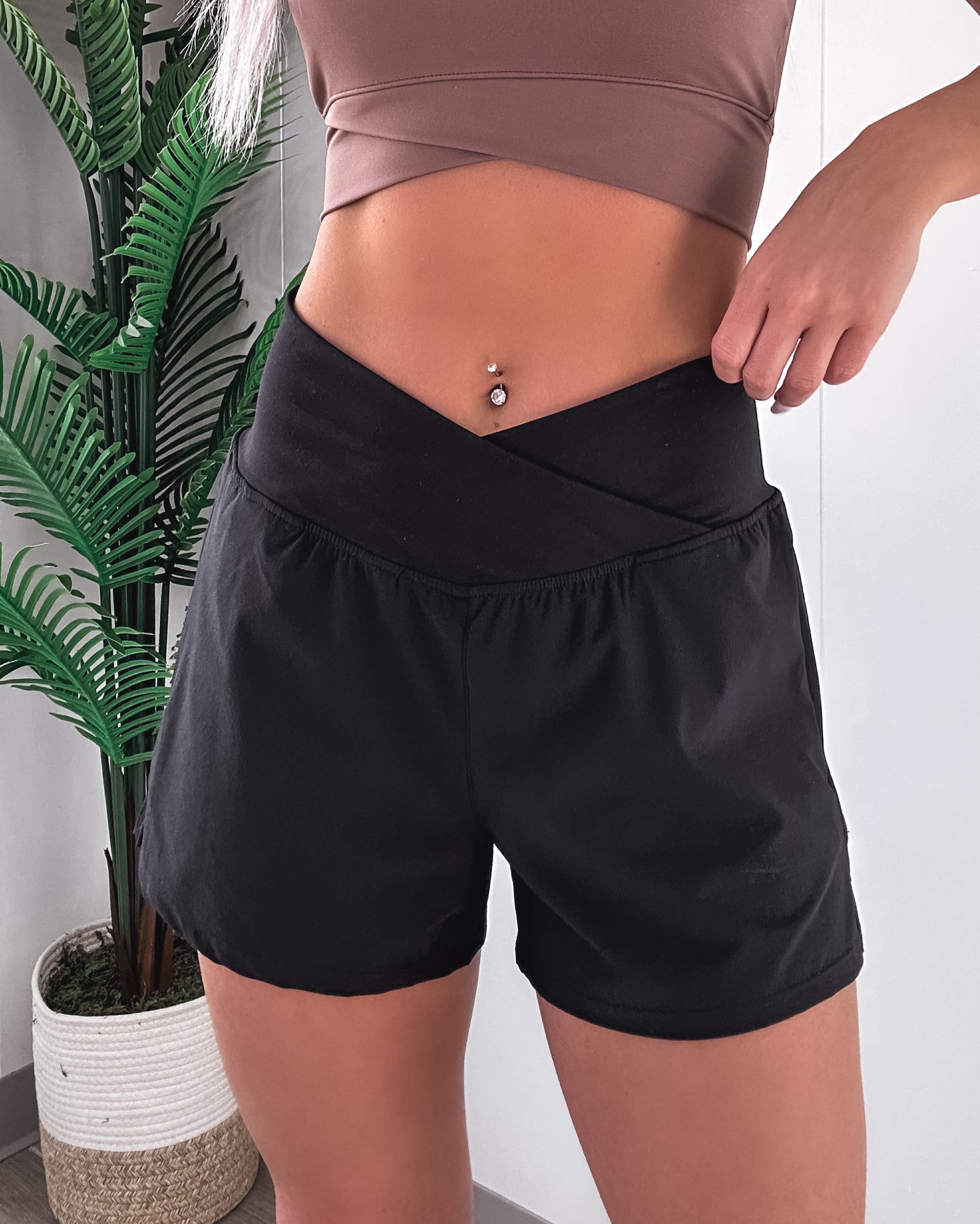 Count Me In Crossover Shorts - Black