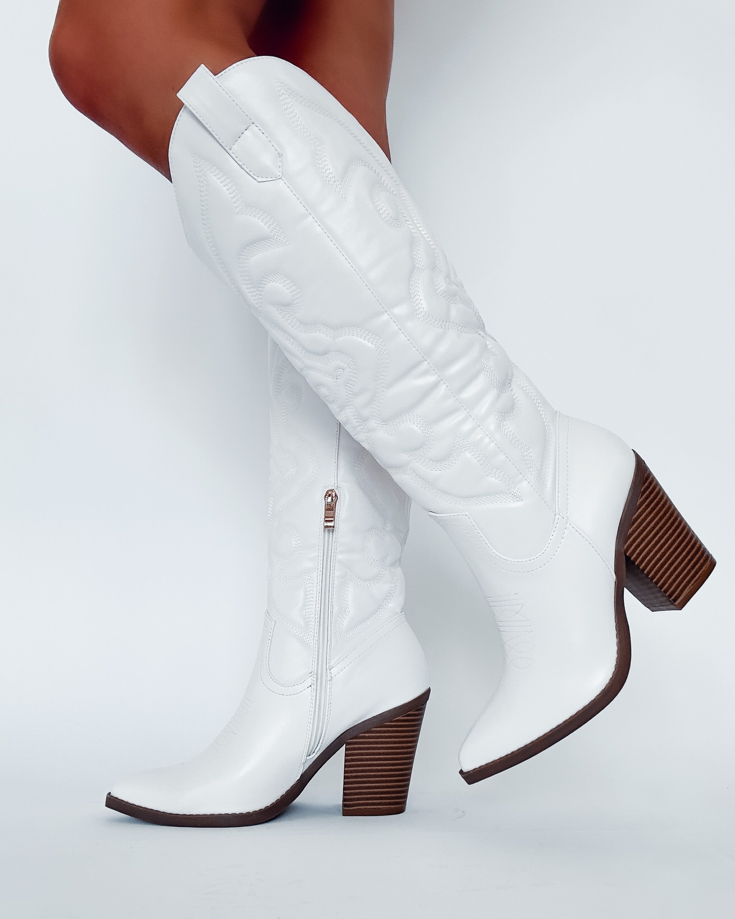 Take A Look Boots- White