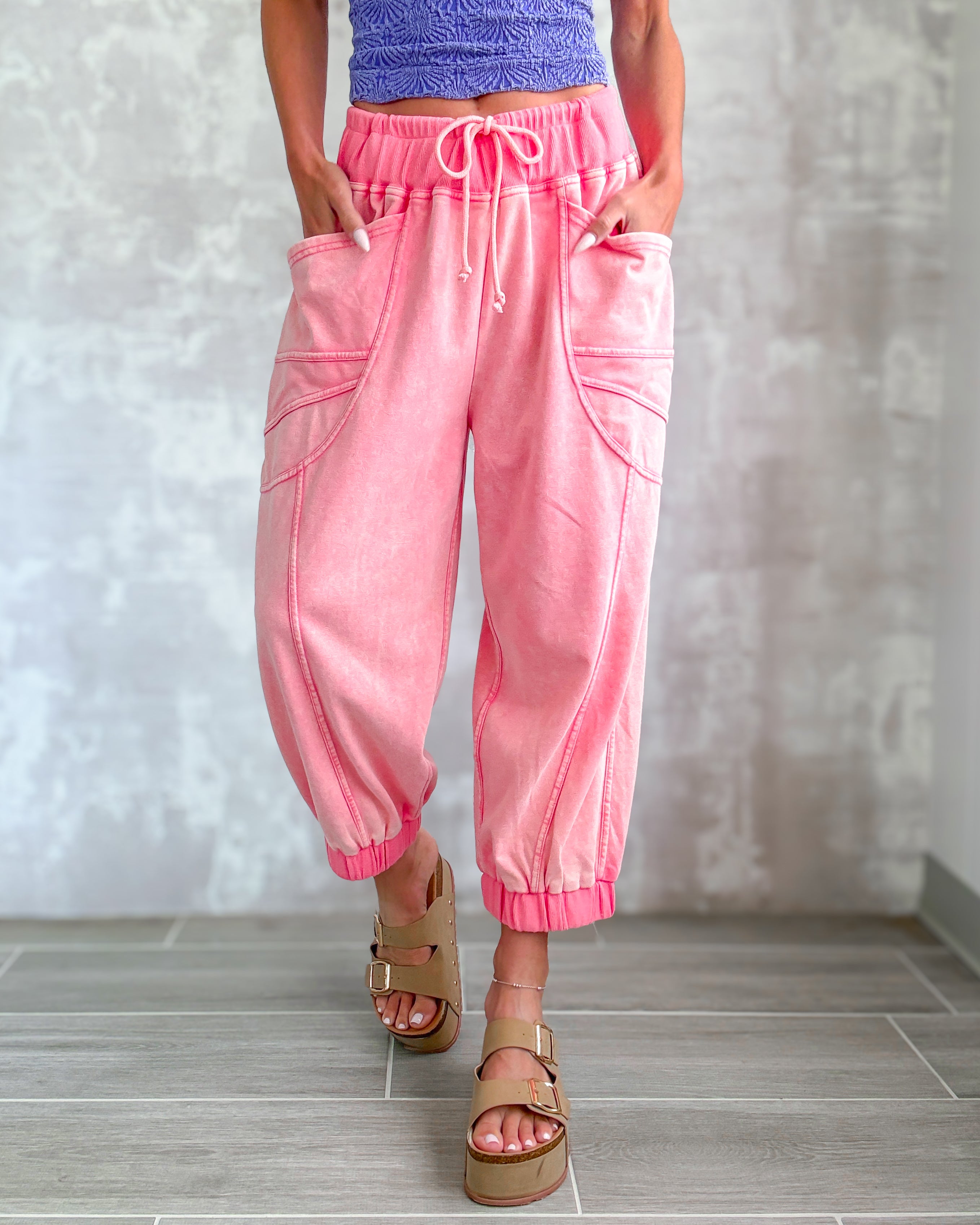 Relaxed Seam Detail Jogger - Coral
