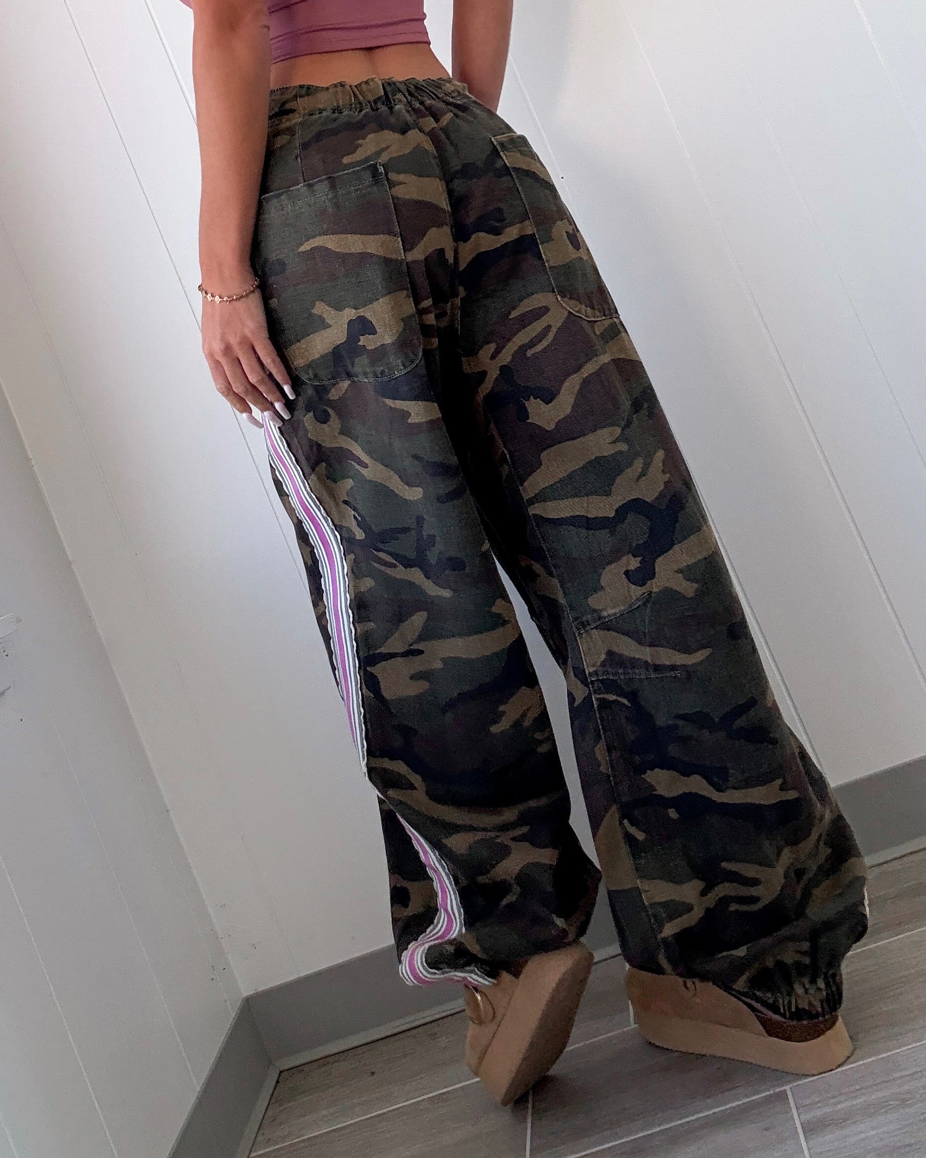 Rosey Lace Lined Camo Joggers - Olive