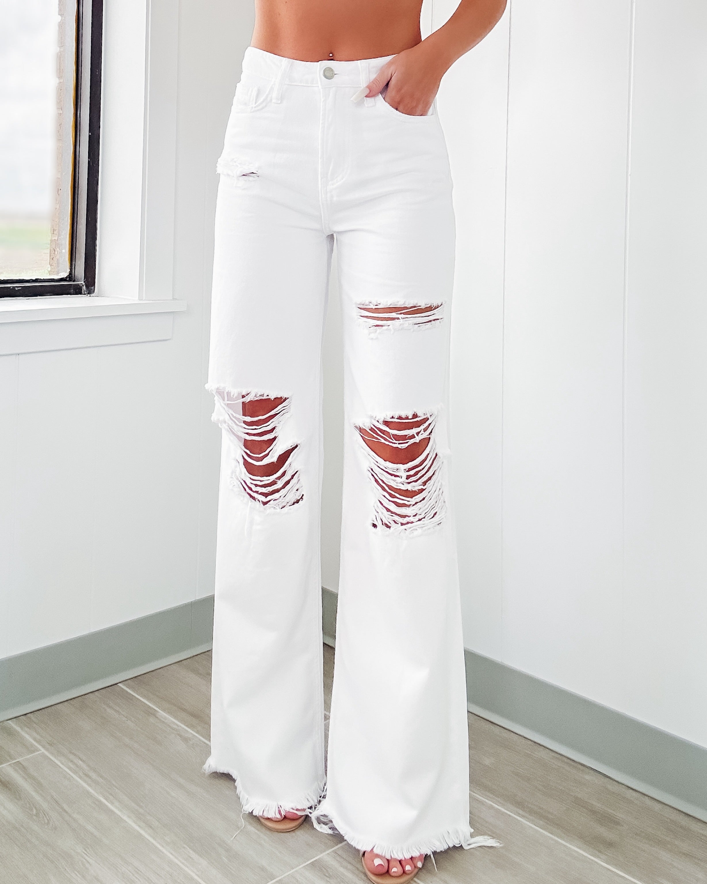 Eira 90's Vintage Distressed Jeans - White