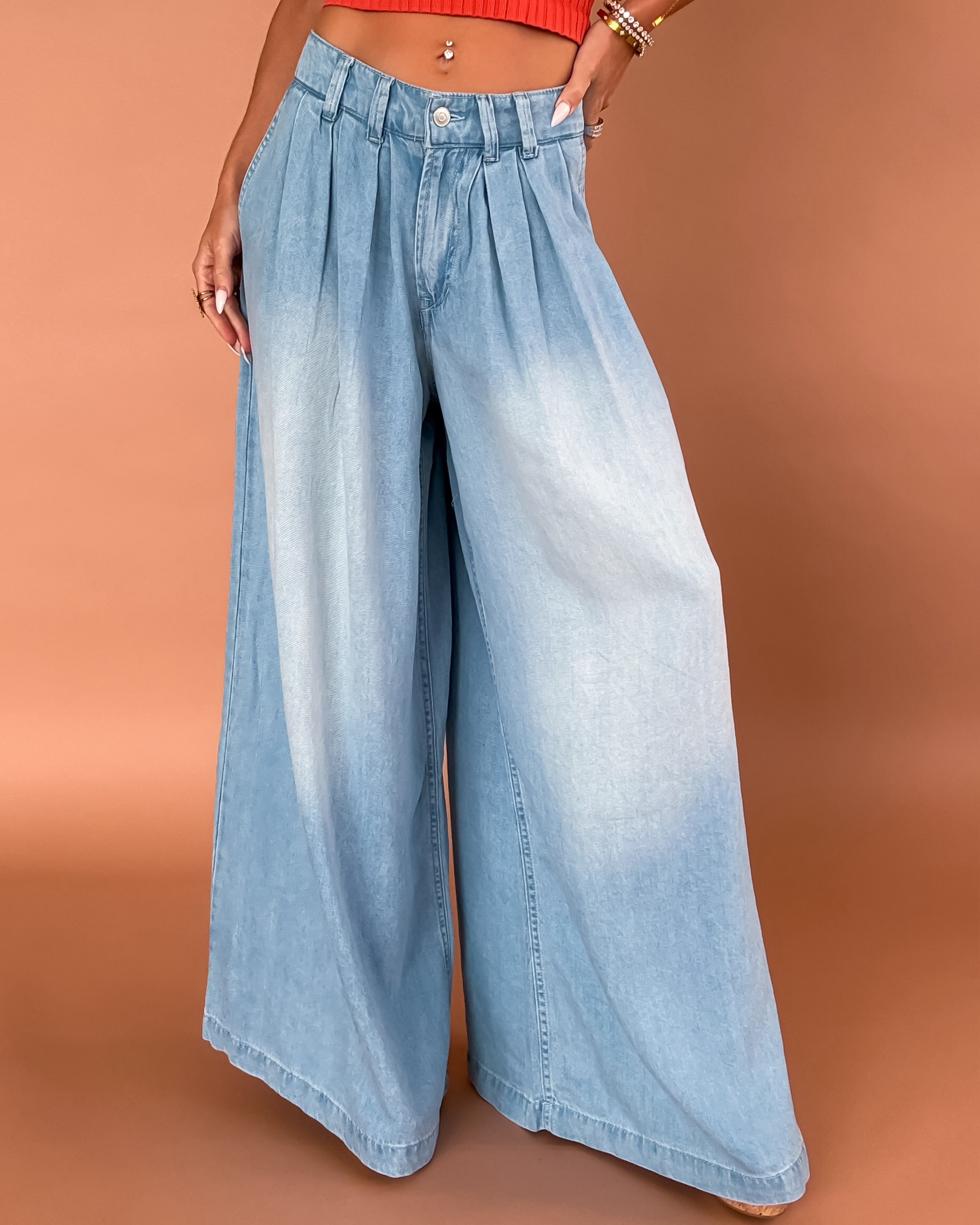 Daydream Wide Leg Jeans - Light Wash