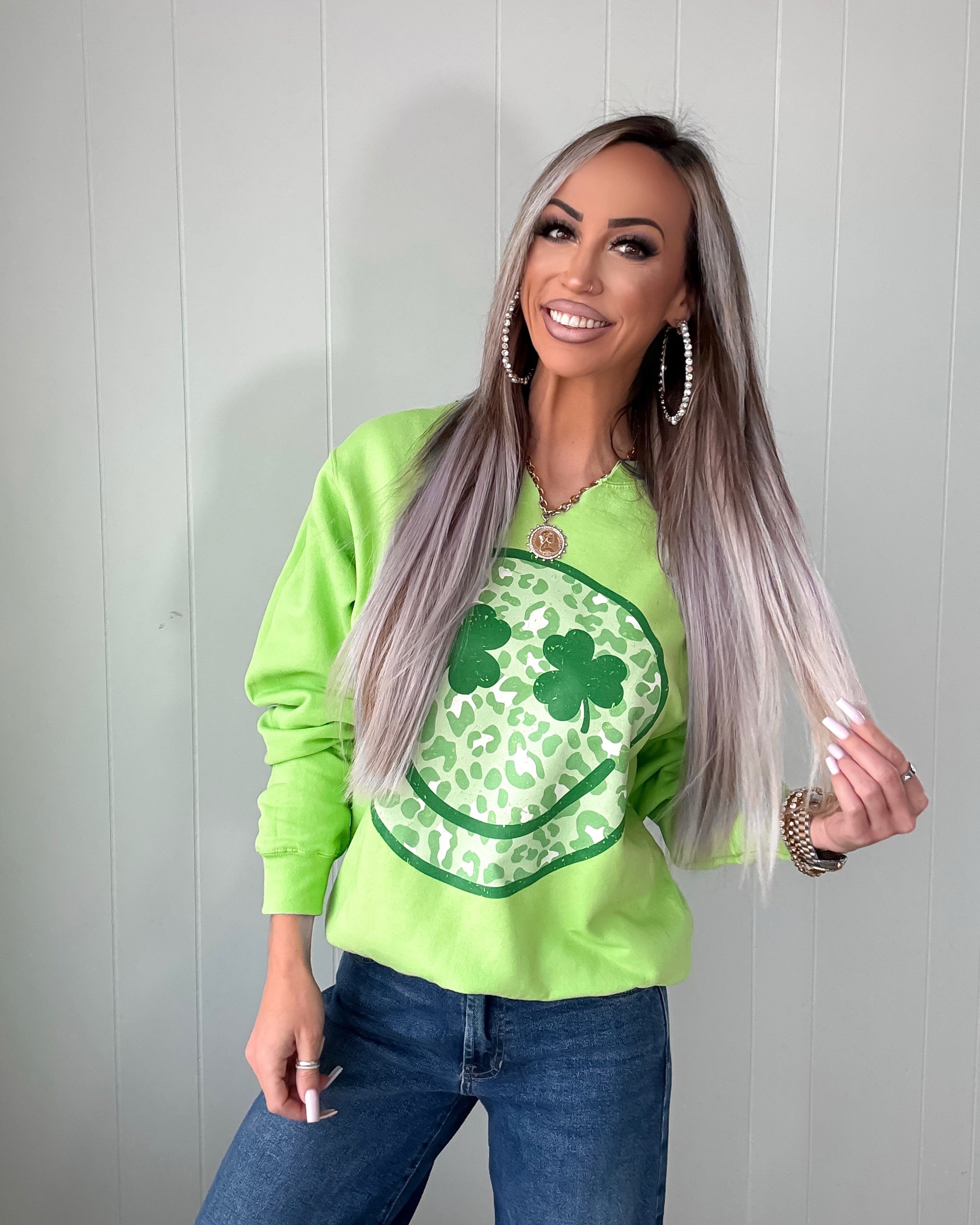 Clover Smiley Graphic Sweatshirt - Lime