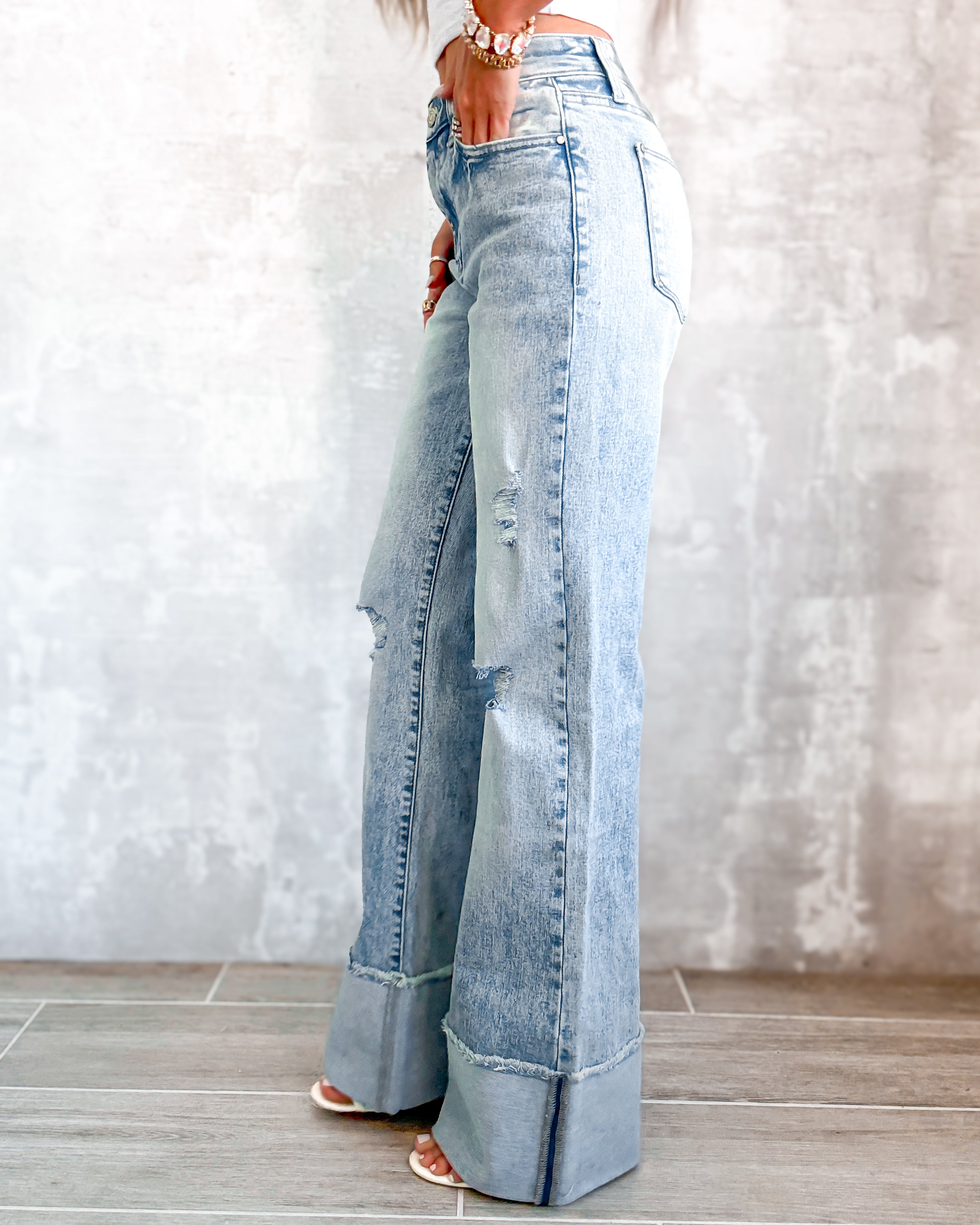 Allie Cuffed Flare Jeans - Light Wash