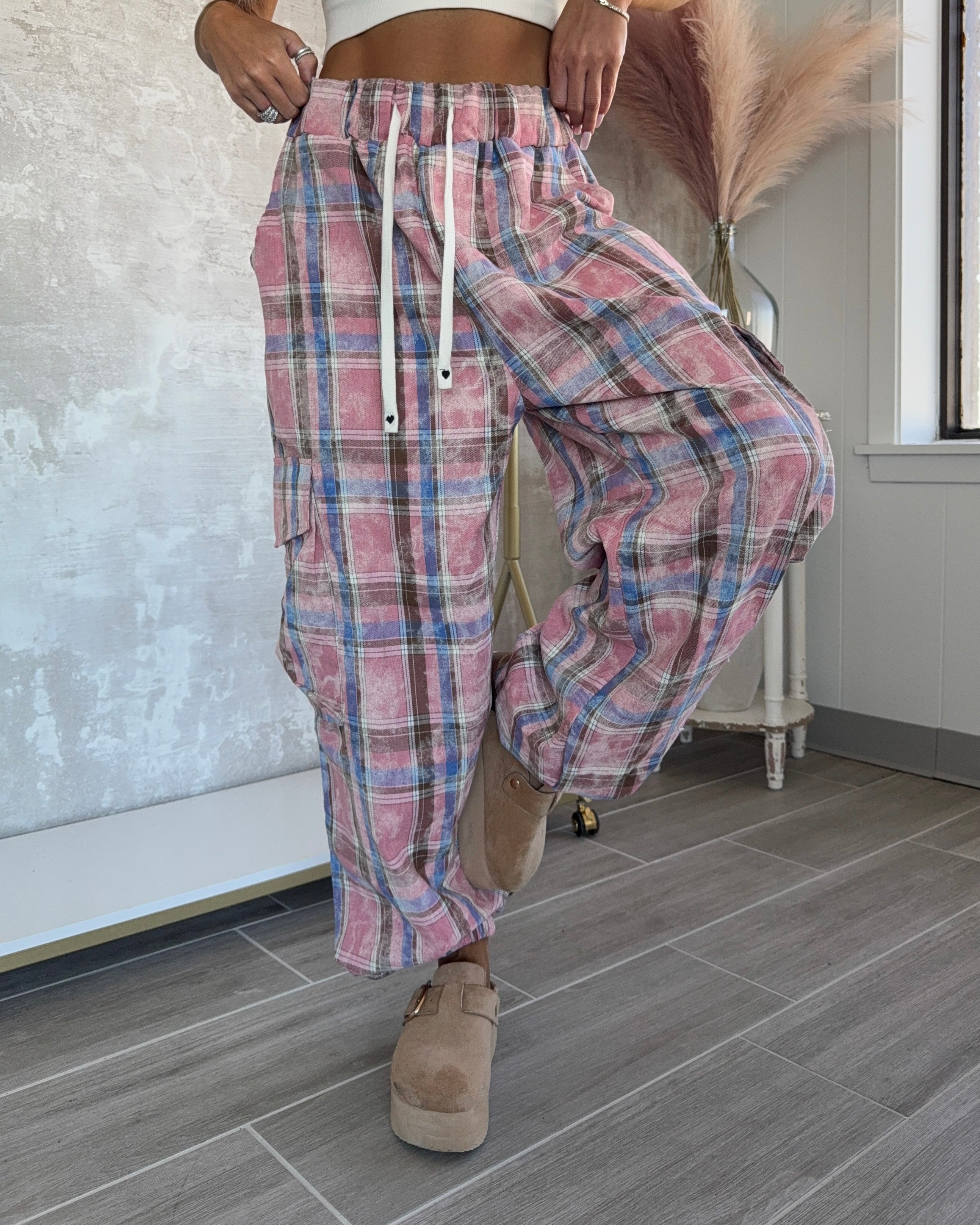 Downtown Plaid Cargo Pants - Pink