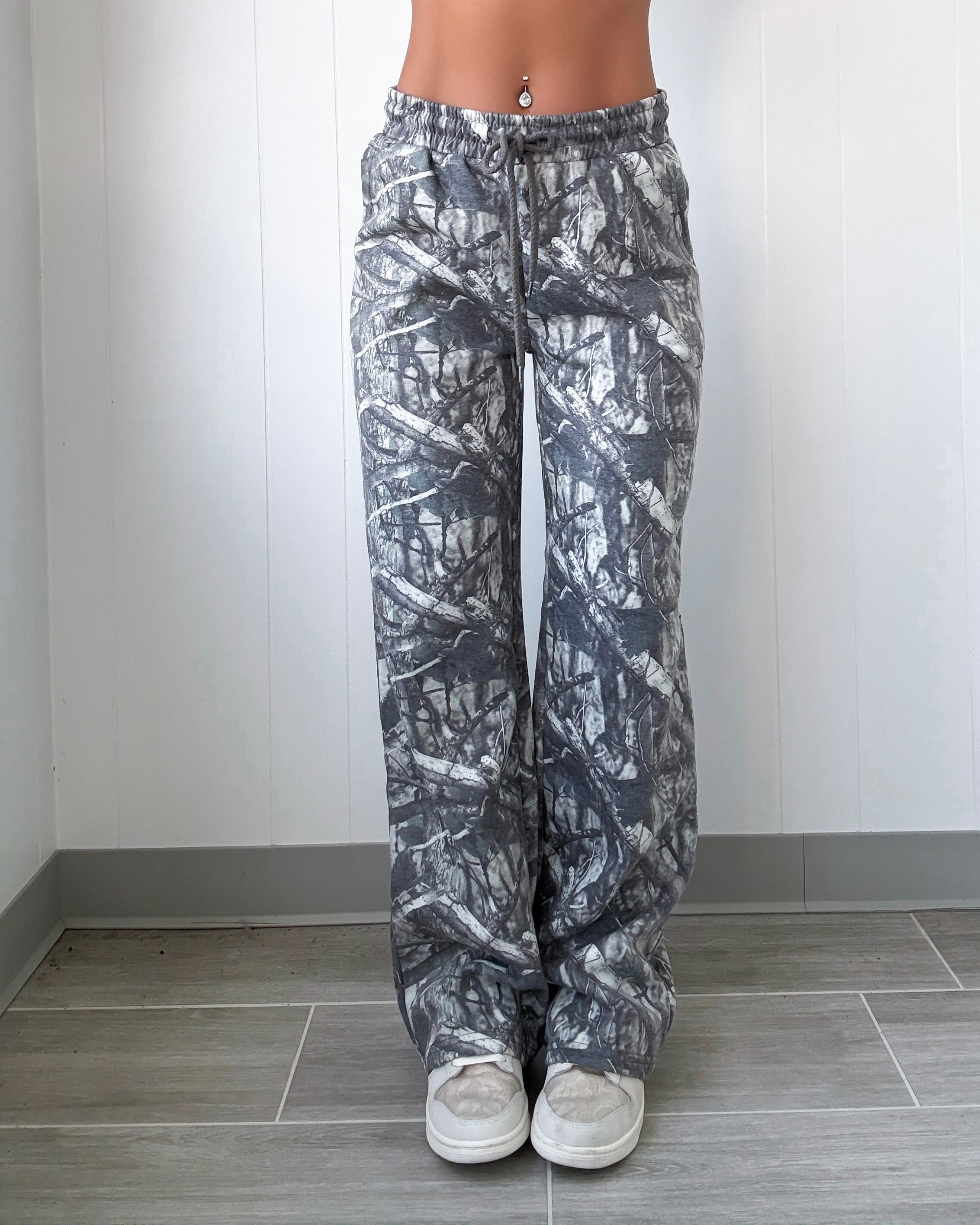 Doe-Eyed Fleece Sweatpants - Camo