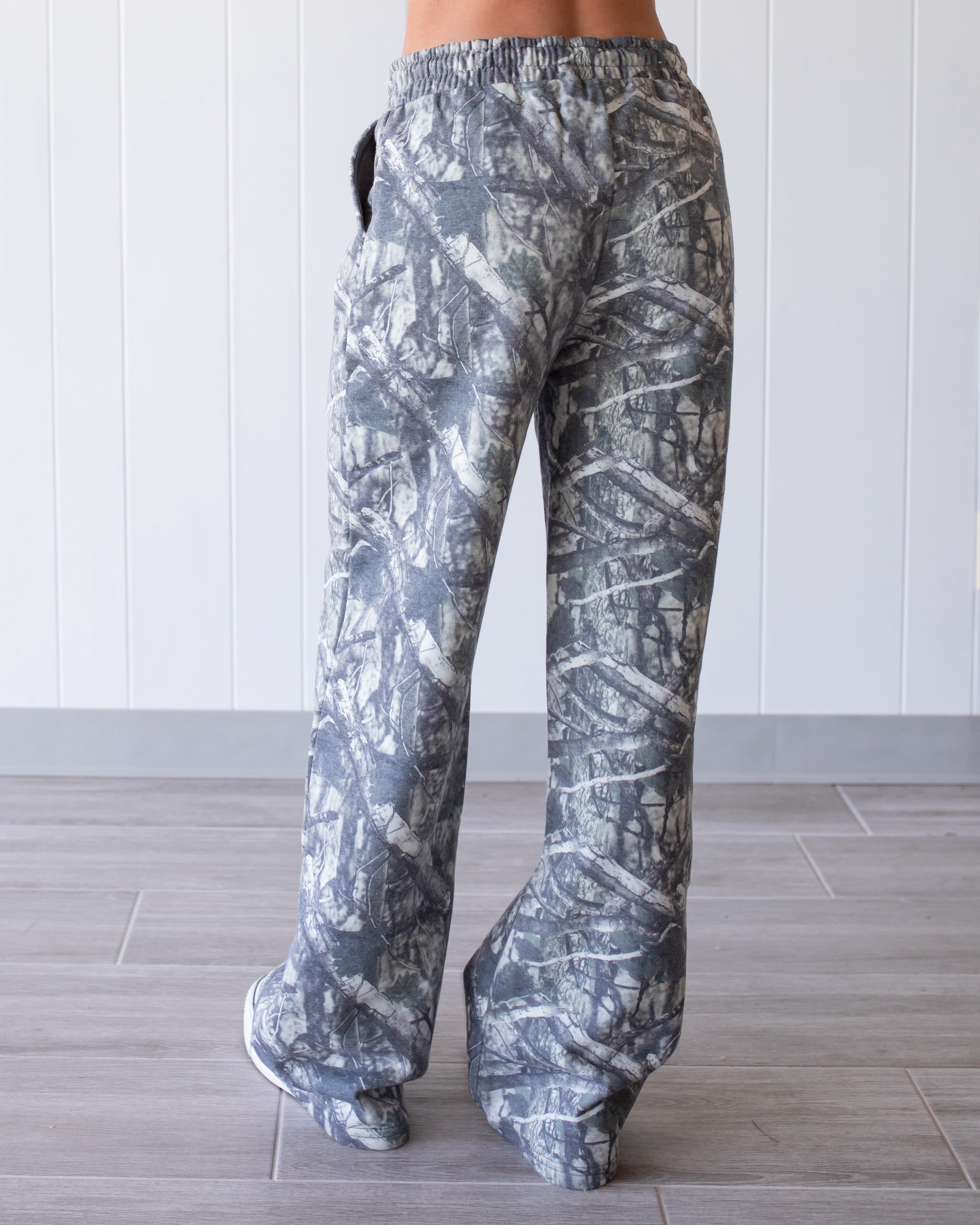 Doe-Eyed Fleece Sweatpants - Camo
