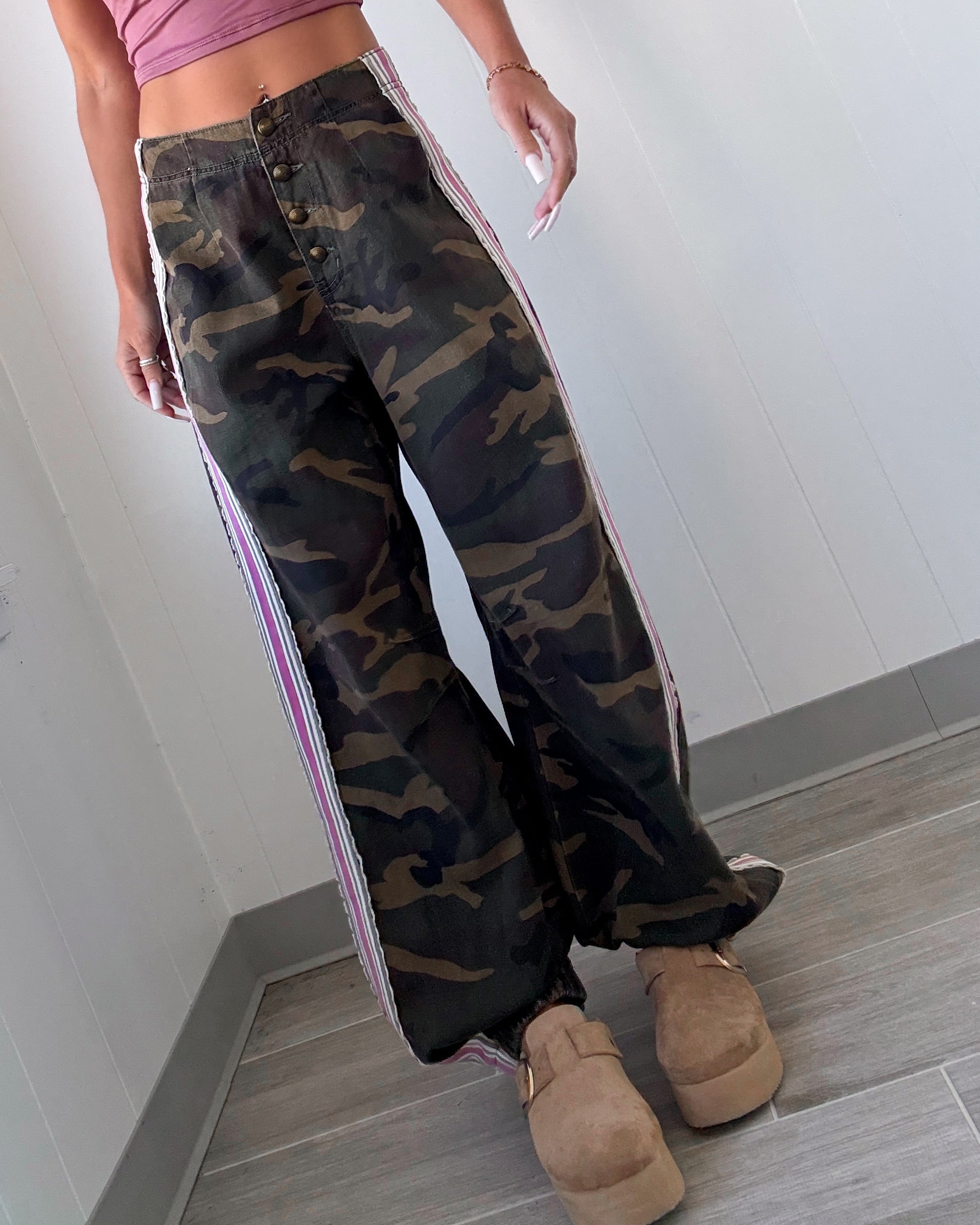 Rosey Lace Lined Camo Joggers - Olive