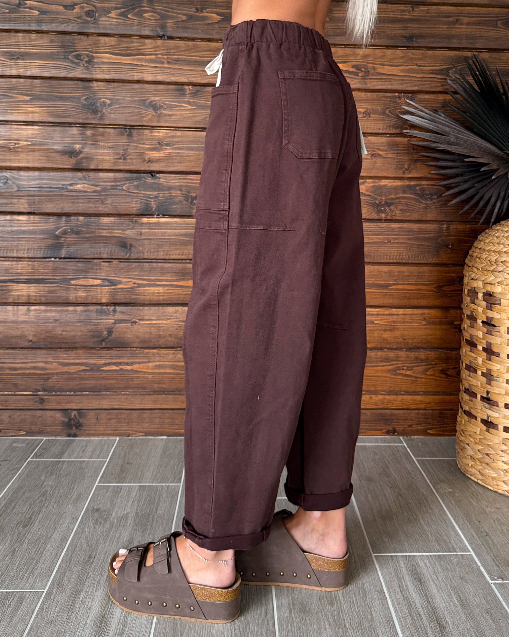 Charlie Barrel Cargo Jeans - Brown