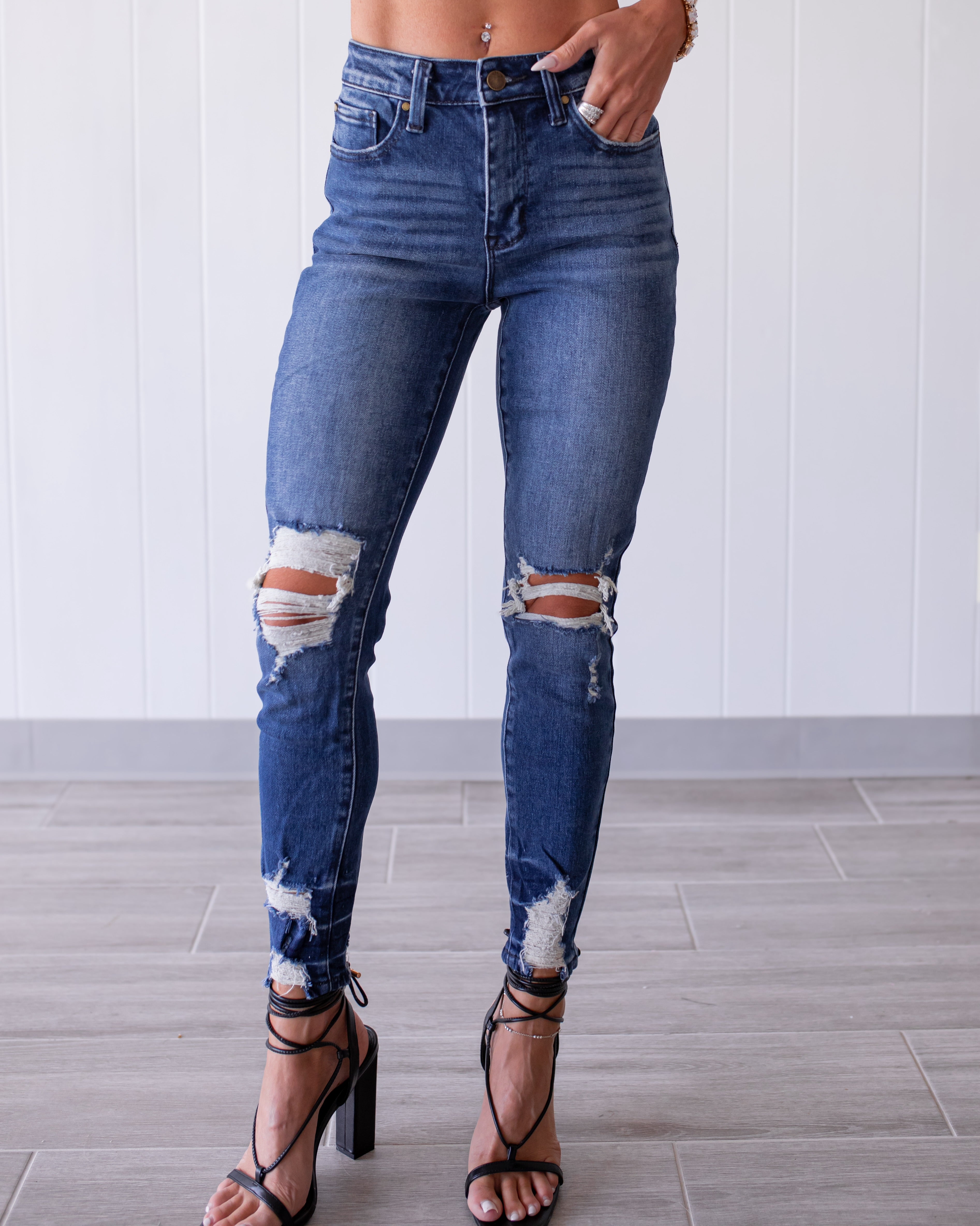 Arizona Distressed Skinny Jeans - Dark Wash