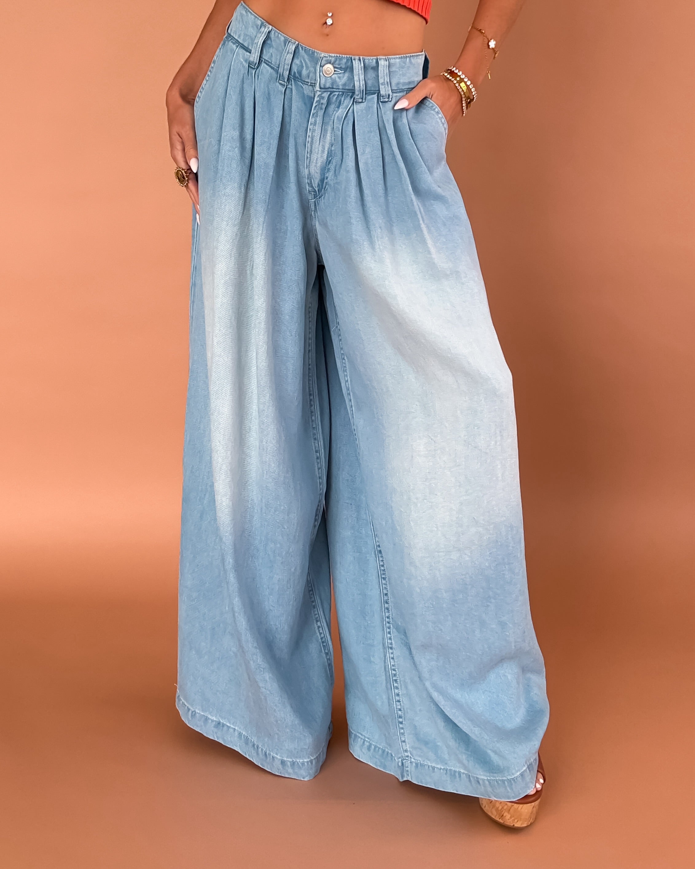 Daydream Wide Leg Jeans - Light Wash