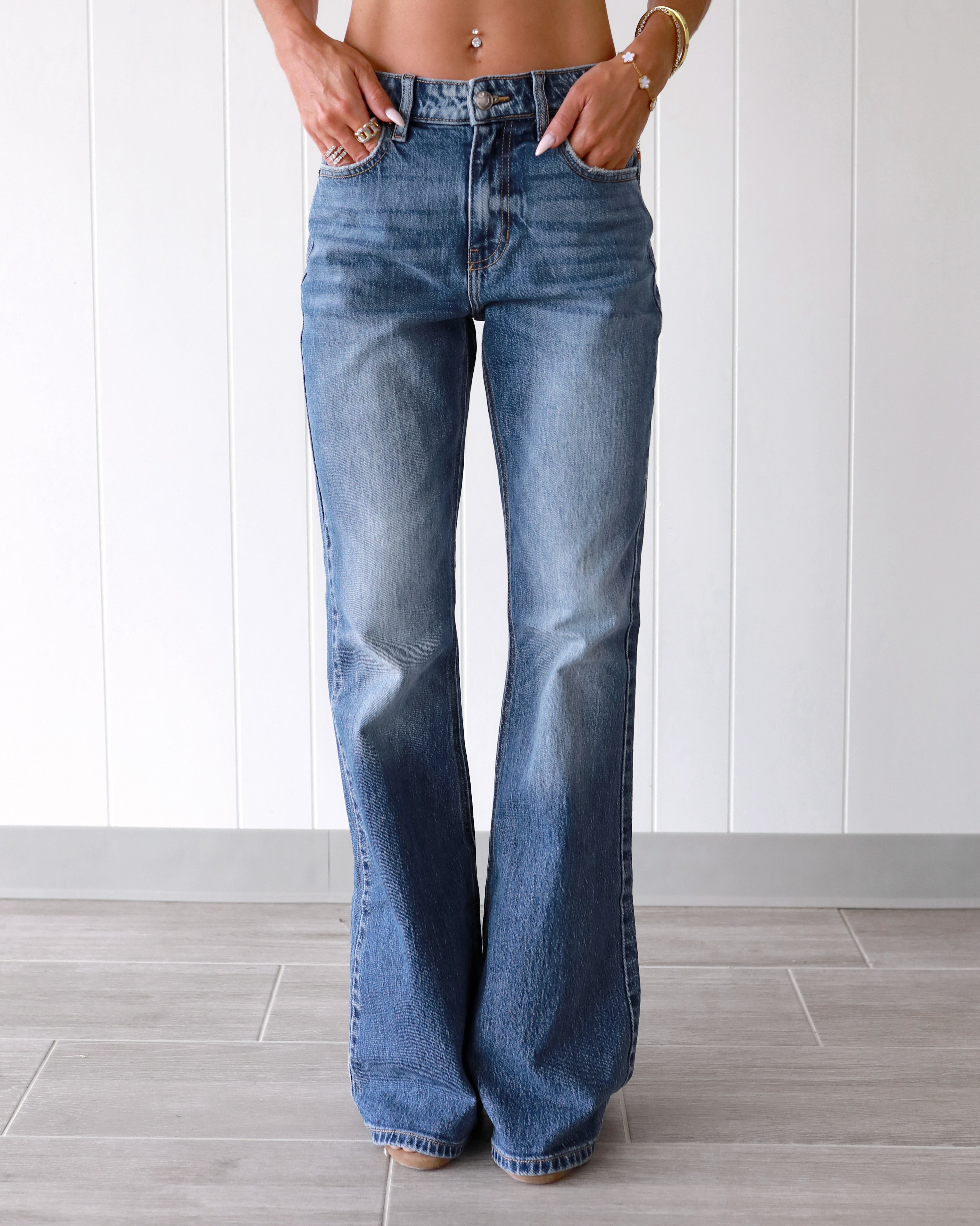 Kendrick Relaxed Flare Jeans - Medium Wash