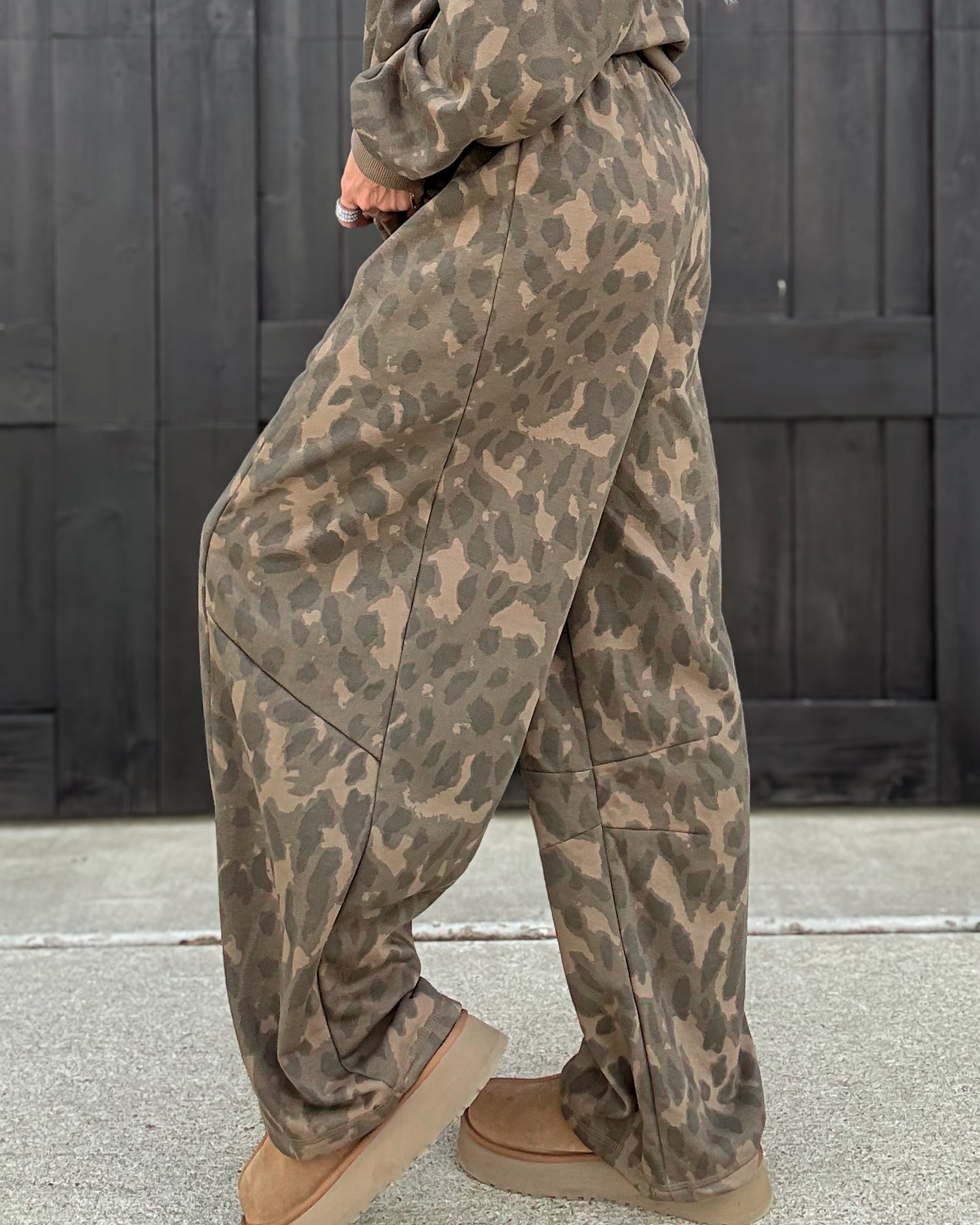 Leopard After Dark Sweatpants - Mocha