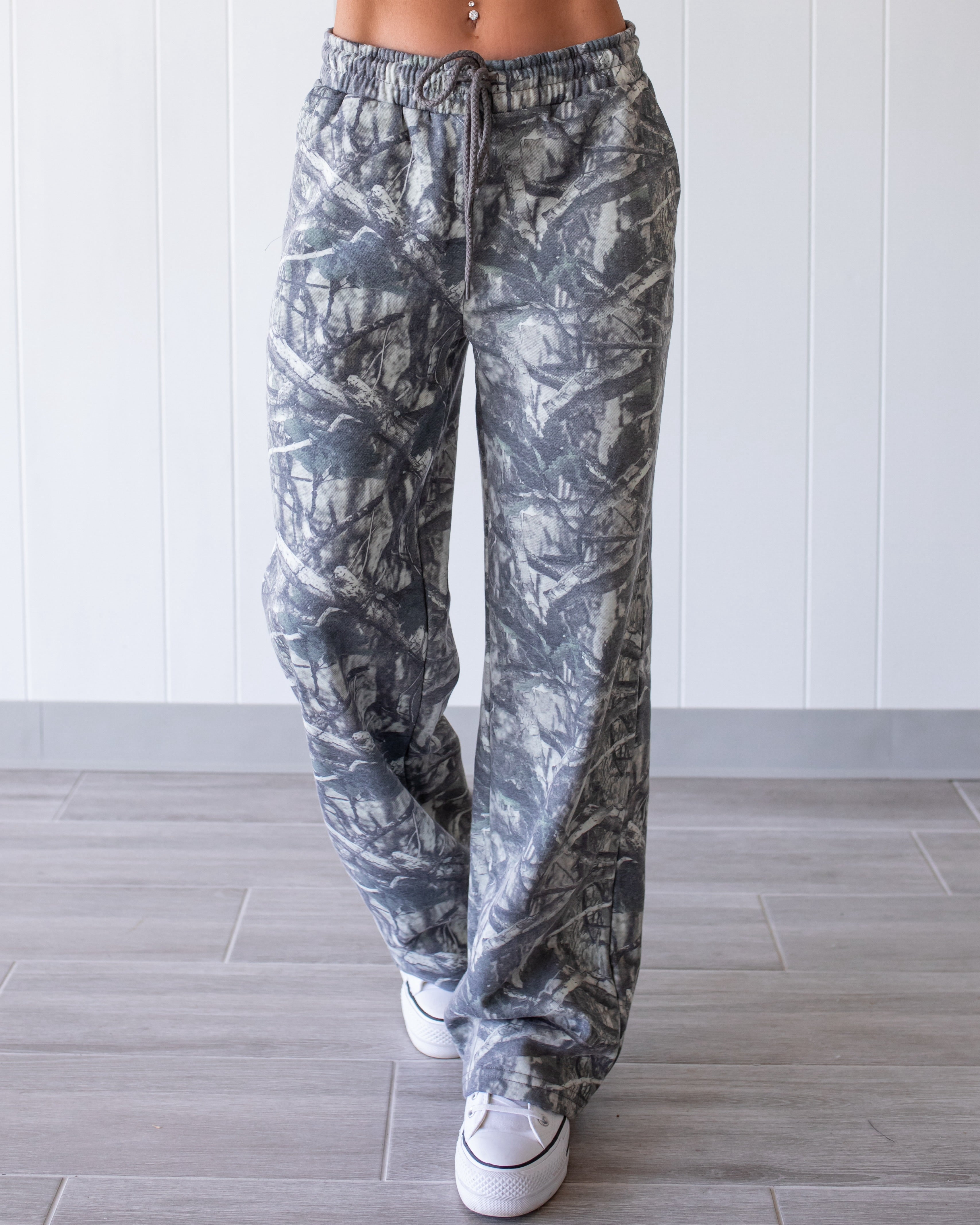 Doe-Eyed Fleece Sweatpants - Camo