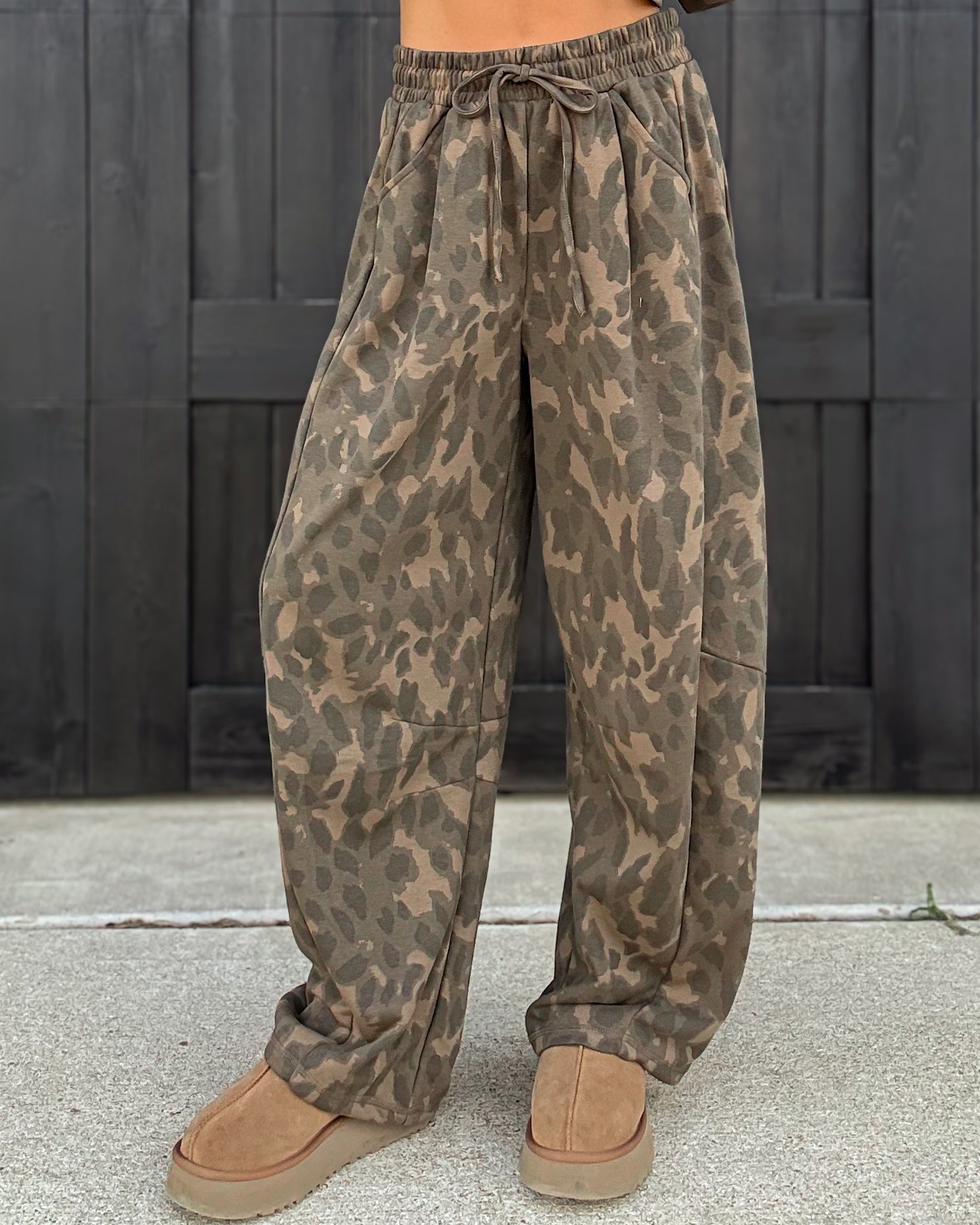 Leopard After Dark Sweatpants - Mocha