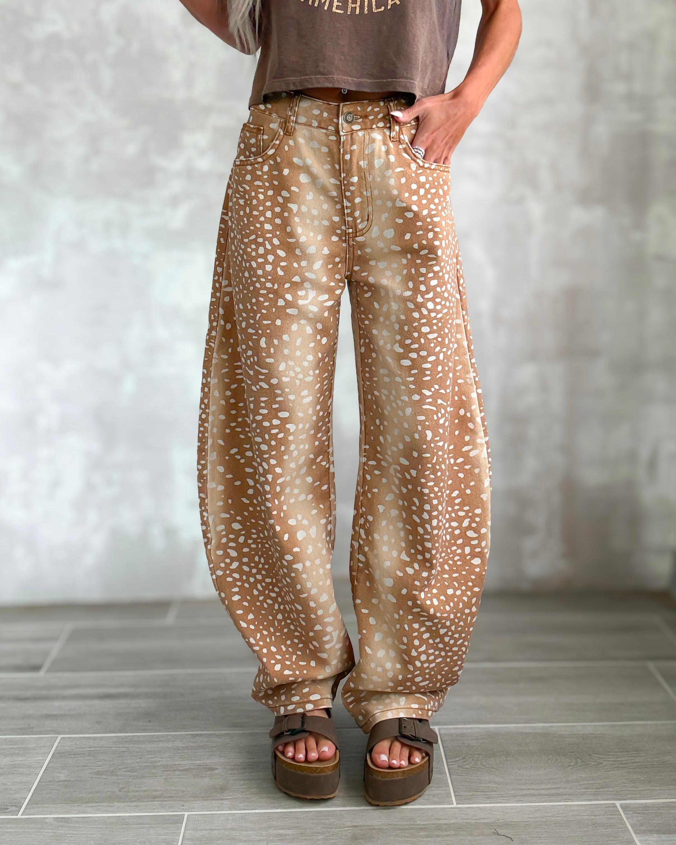 Axis Print Barrel Jeans - Camel