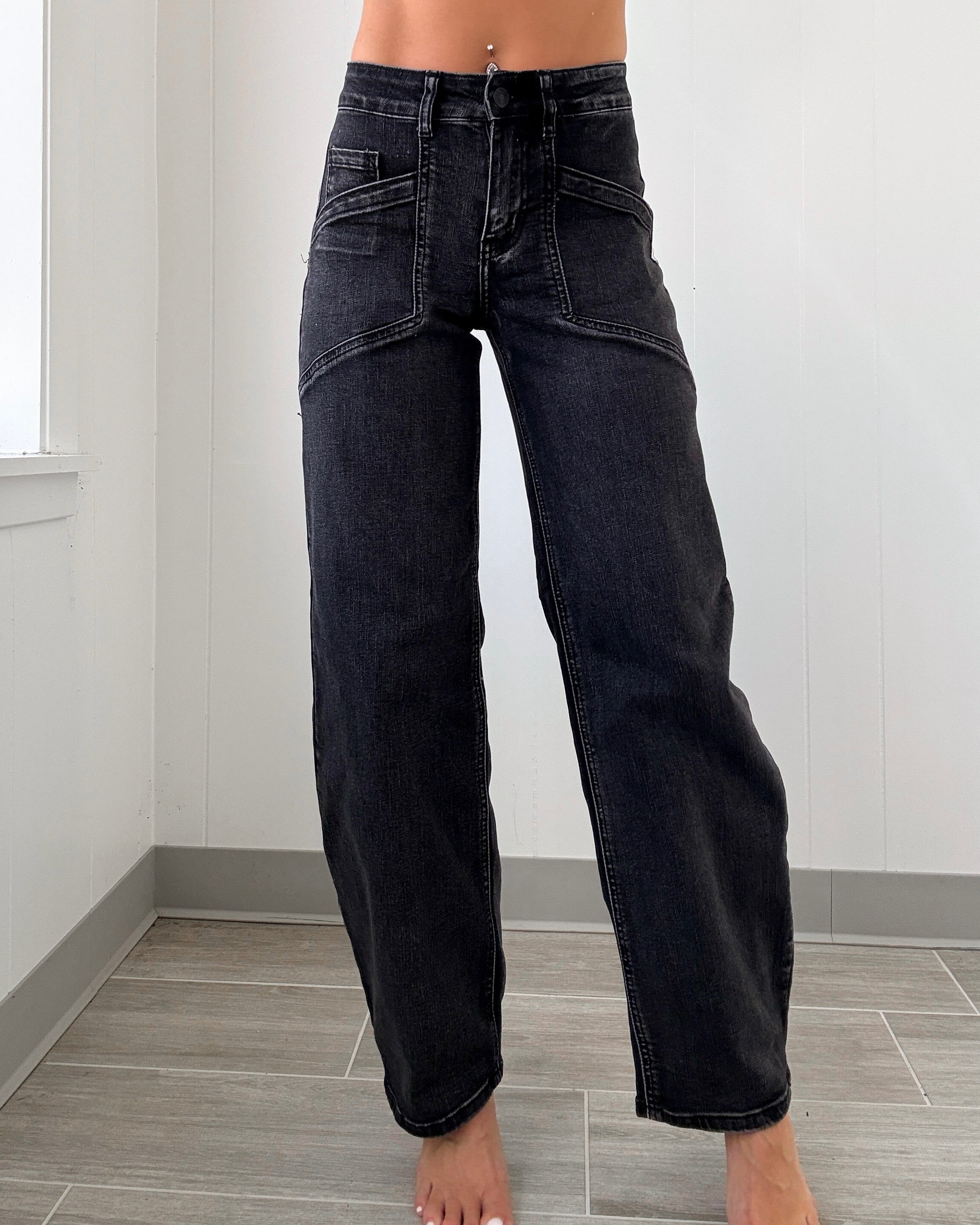 Gizelle Barrel Jeans- Black