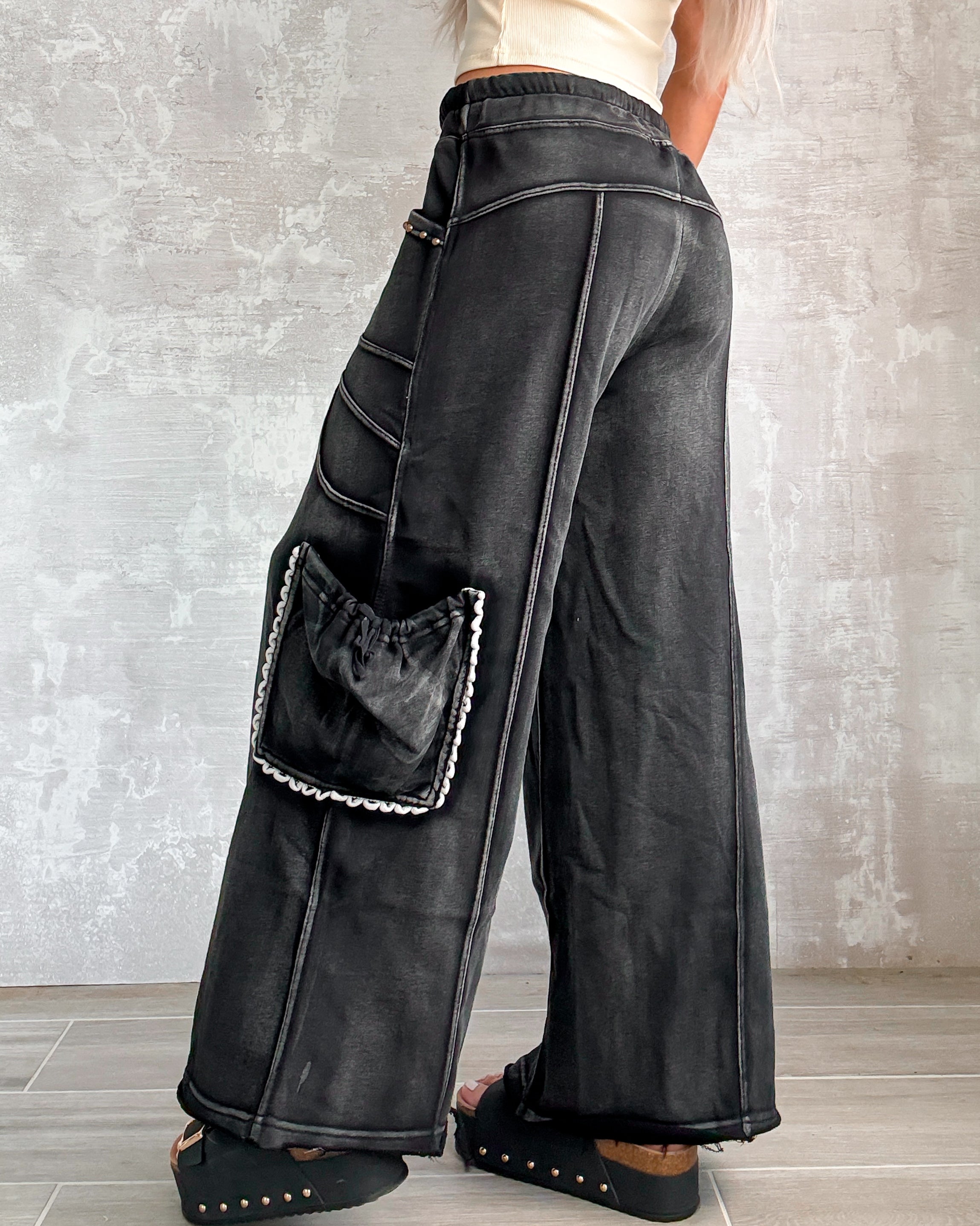 Times Like This Studded Cargo Pants - Black