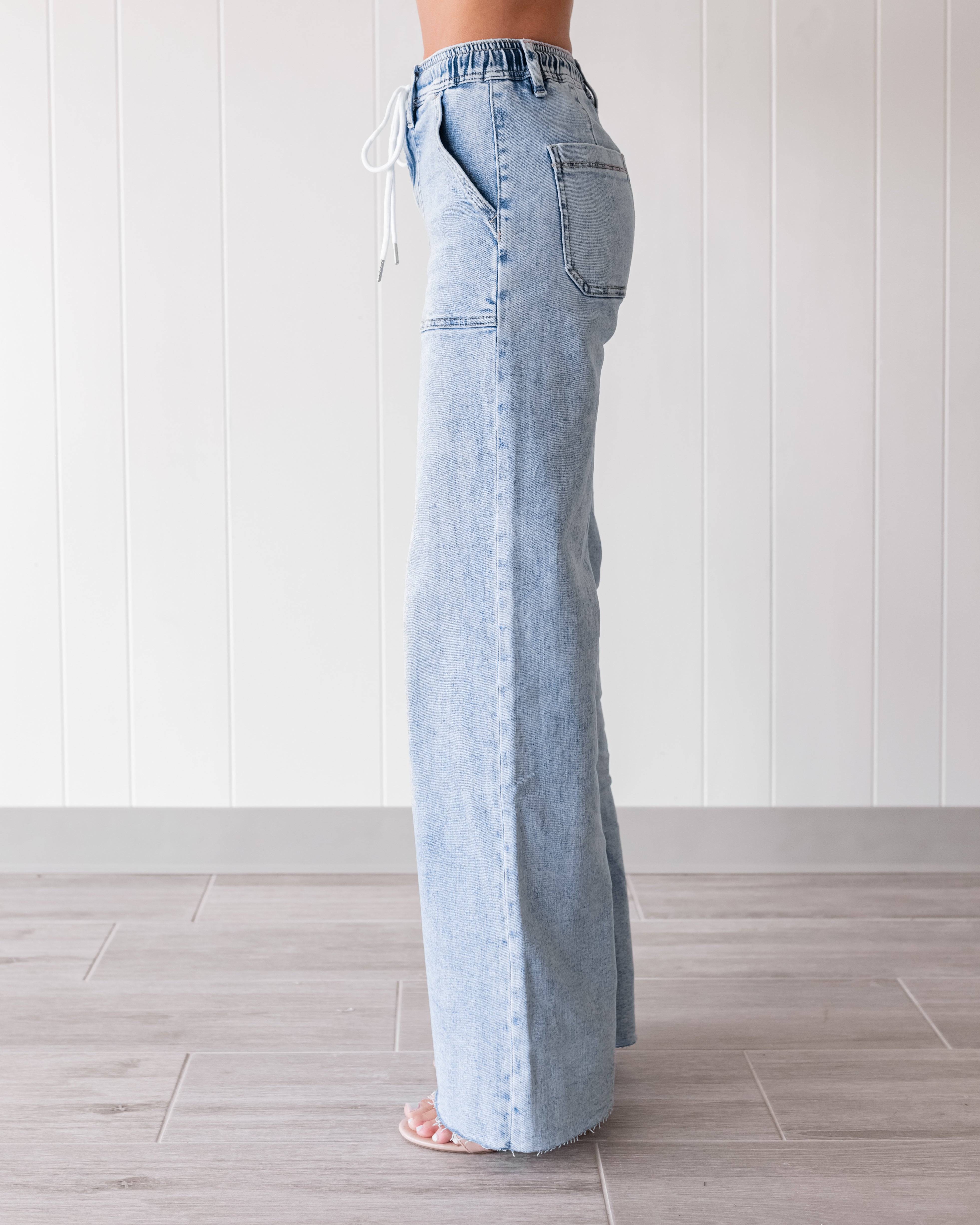 Savannah High Rise Wide Leg Jeans - Light Wash