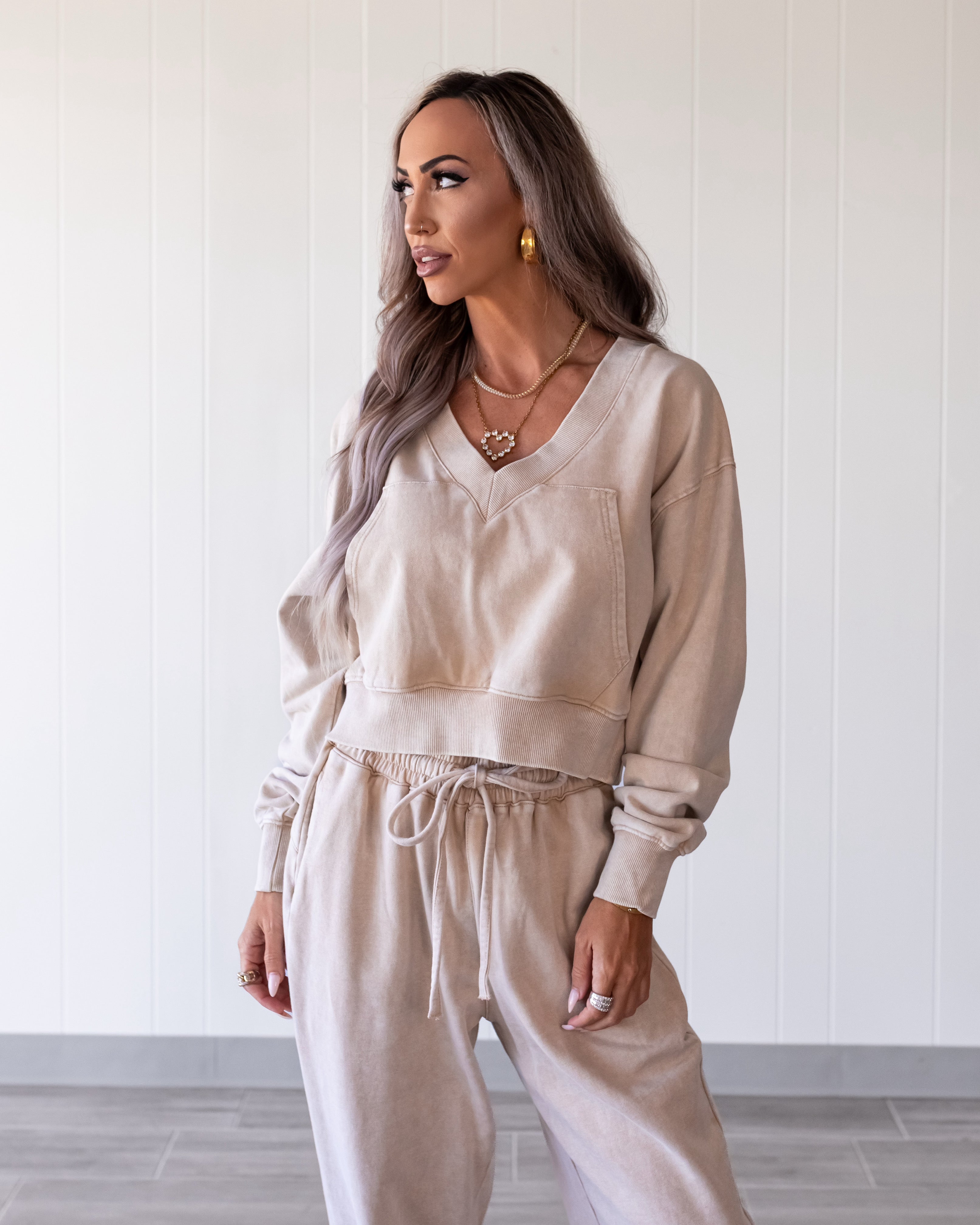 The Harper Lounge Crop Sweater - Washed Beige