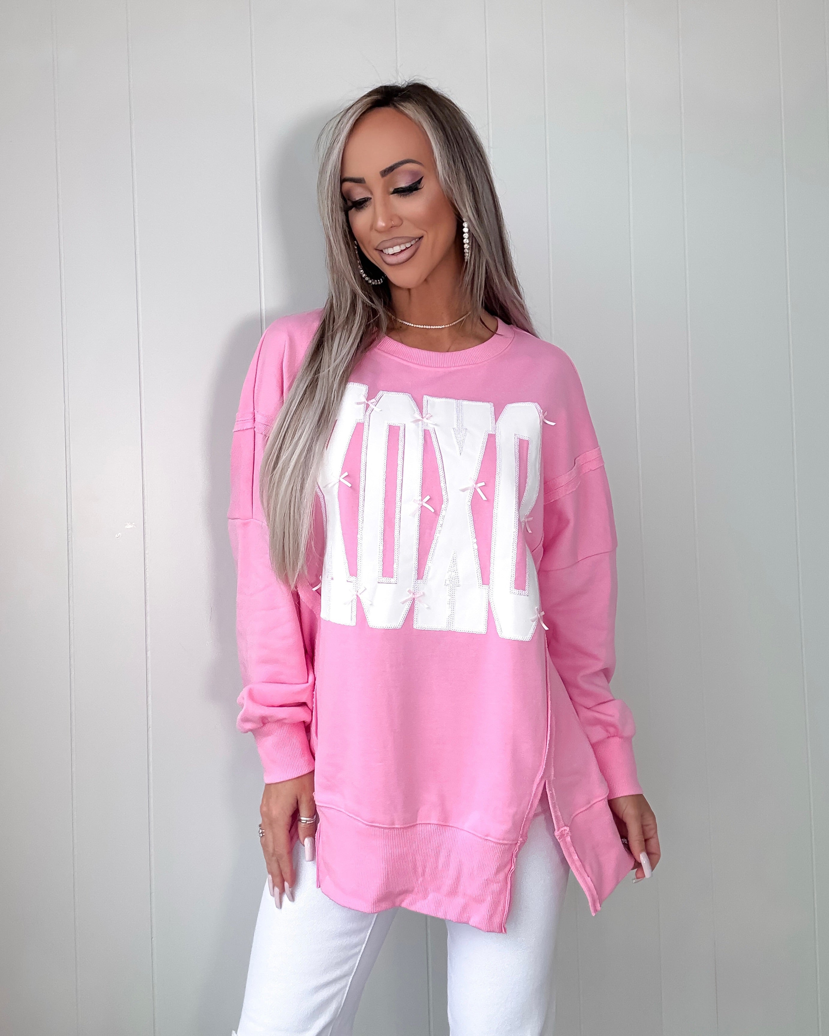 Sweet Kisses Bow Sweatshirt - Pink