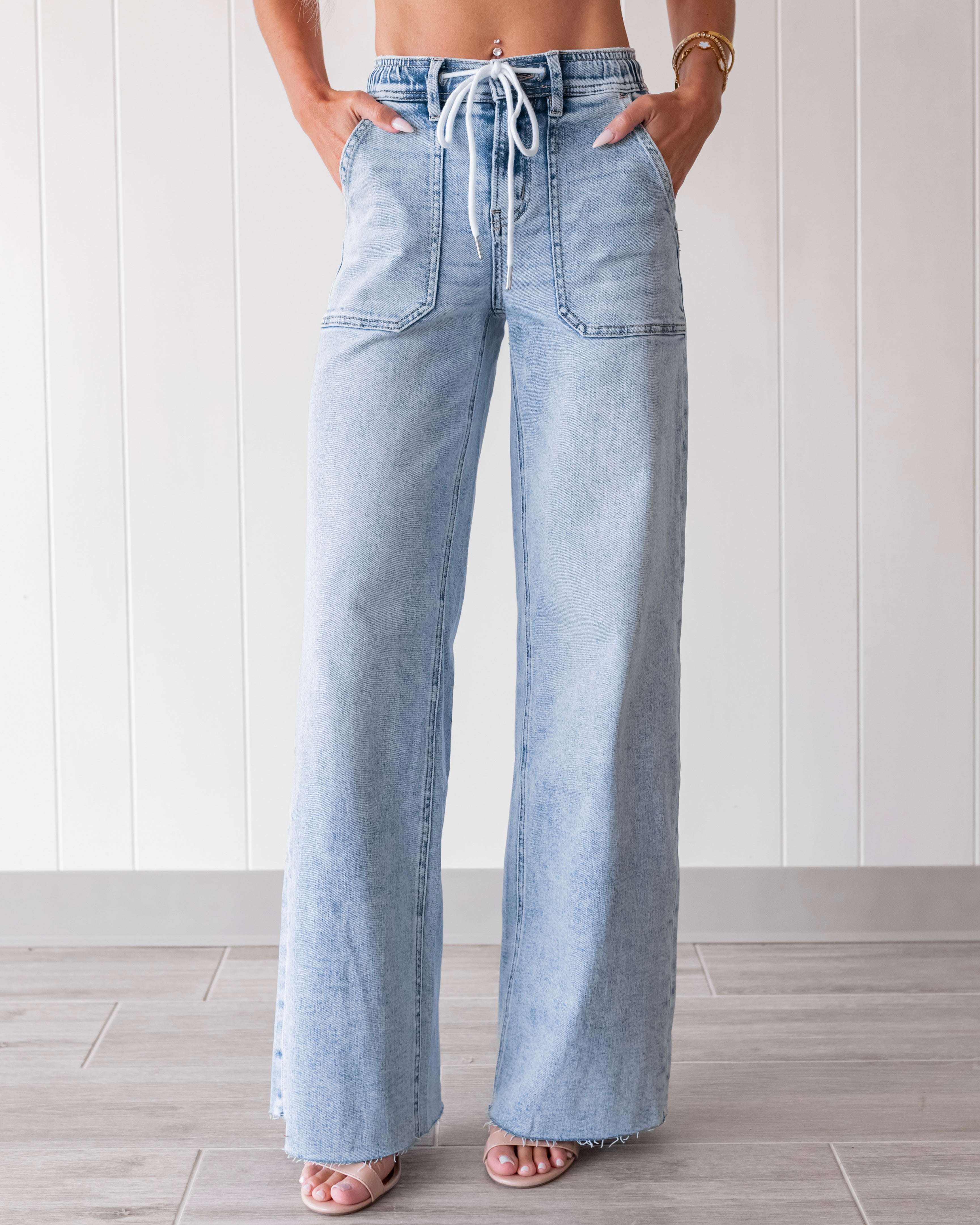 Savannah High Rise Wide Leg Jeans - Light Wash