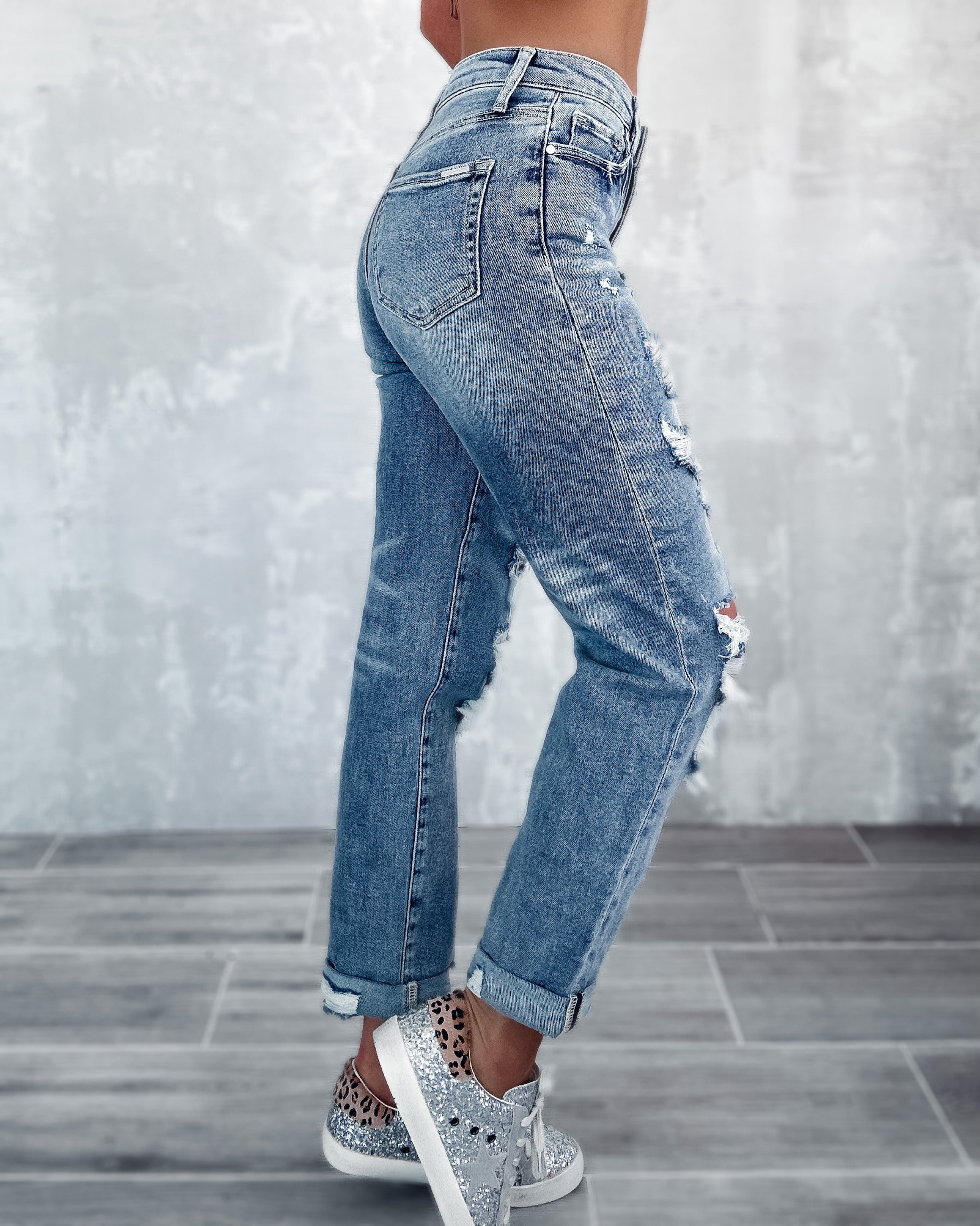 Ava Stretchy High Rise Girlfriend Jeans - Light